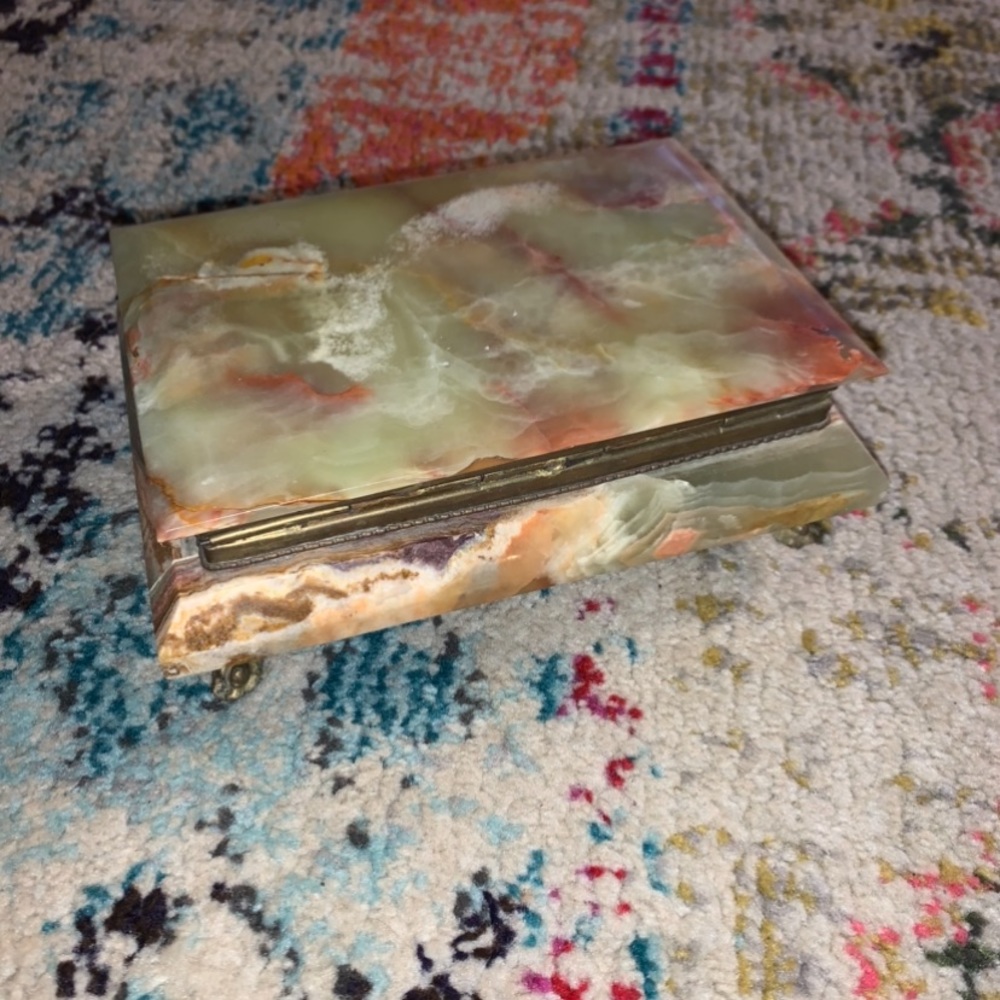 Vintage Onyx marble footed jewelry trinket box